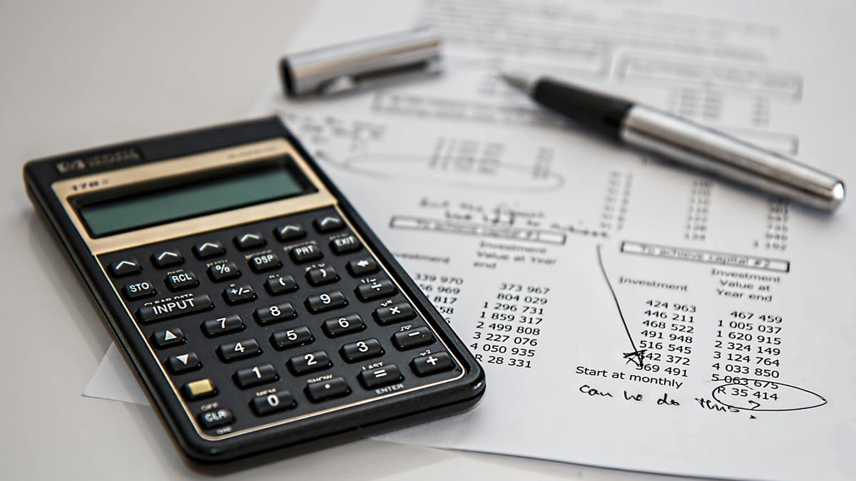 Manage the Books with our Top 6 Accounting Softwares for Small Business