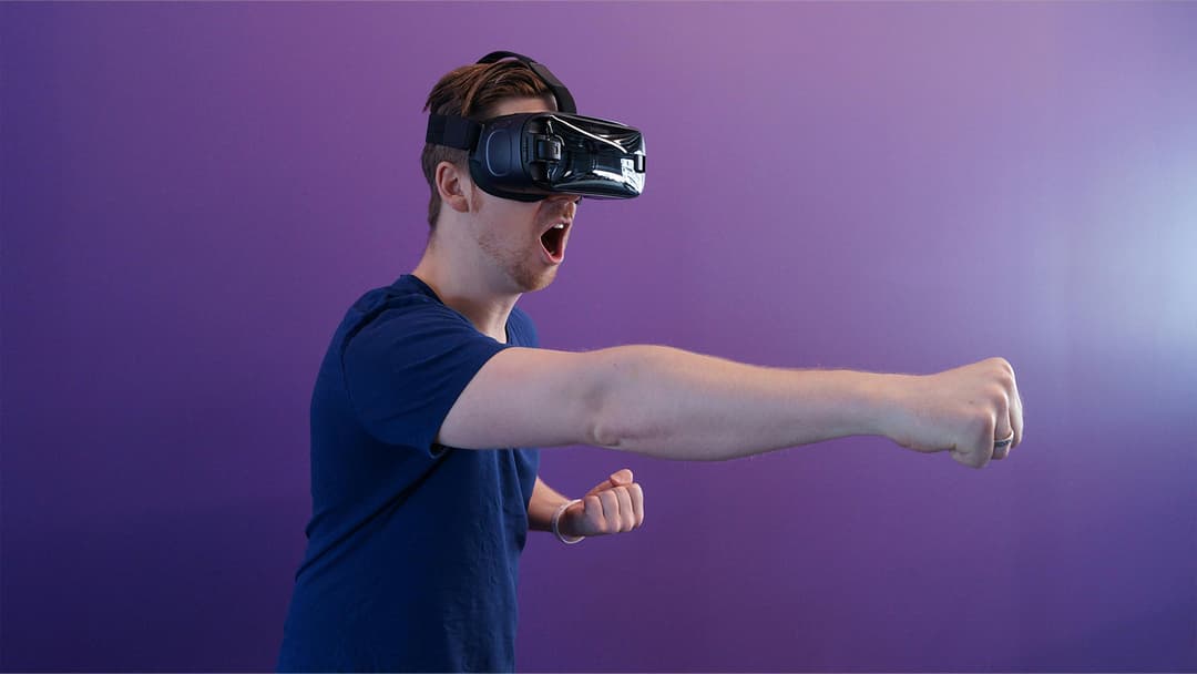 The Top 6 VR Devices to Immerse Yourself in a New World