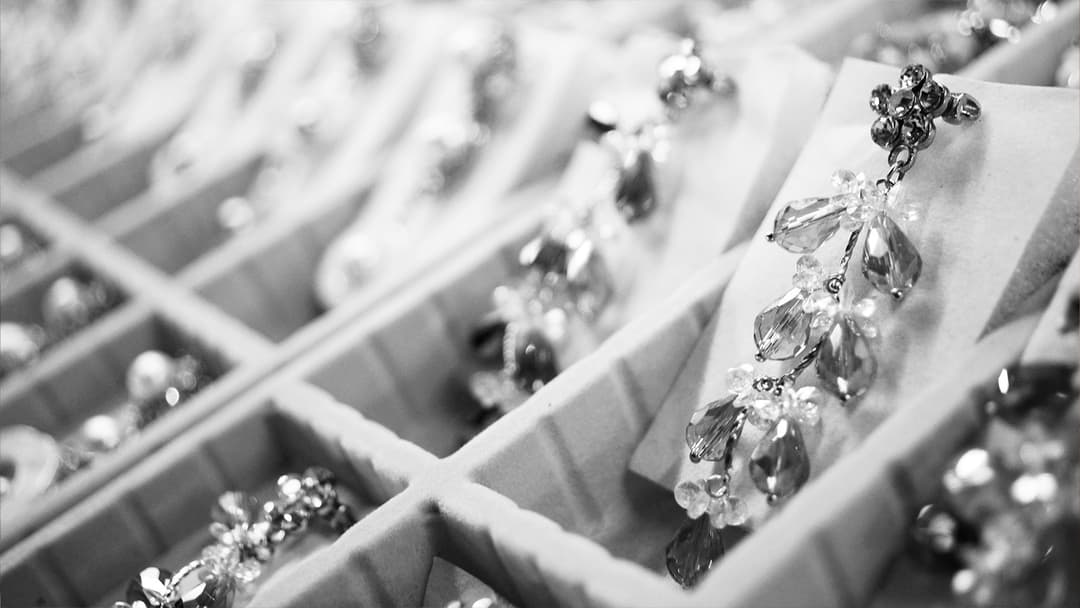The Top 6 Jewelry & Art Insurance Companies to Protect Your Favorite Valuables